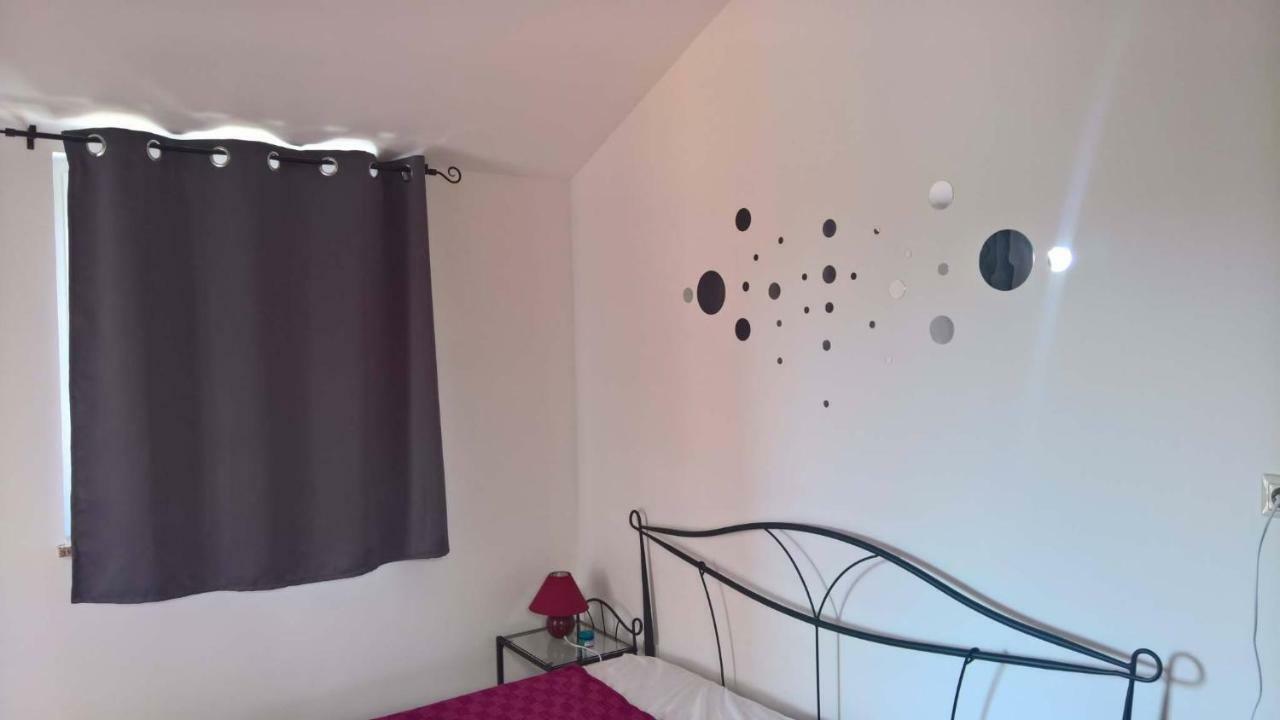 Apartment Poleti Малинська Екстер'єр фото